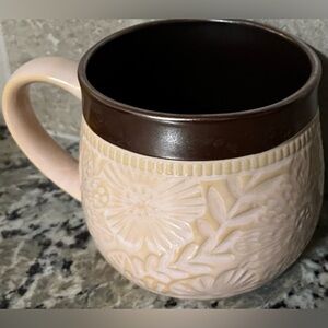 Potters Corner: Floral Embossed Mug with Dark Brown Interior